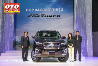 Cận cảnh 3 phiên bản Toyota Fortuner 2017 mới ra mắt