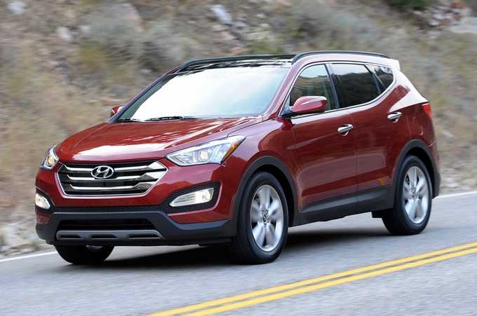 Top 8 mẫu xe ô tô 5 và 7 chỗ giá dưới 700 triệu dành cho gia đình