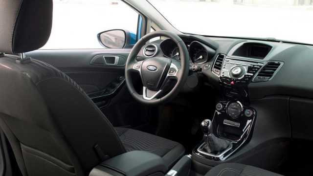 Nội thất Ford Fiesta 2017 - Nguồn: motoringresearch.com