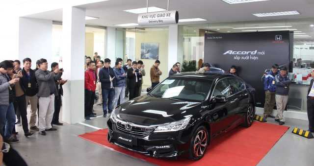 Nhiều hãng ô tô trong nước cũng như các thương hiệu ô tô nổi tiếng thế giới tại thị trường Việt Nam đã phải giảm giá xe. - Nguồn ảnh: Auto Daily