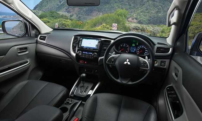 Các tiện ích trên xe Mitsubishi Triton đều có tính thực dụng rất cao Nguồn: cars44u.com