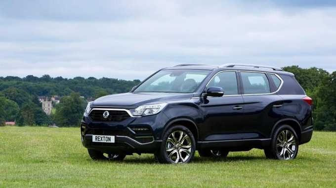 Khám phá nội ngoại thất cùng động cơ vận hành của Ssangyong Rexton 2018