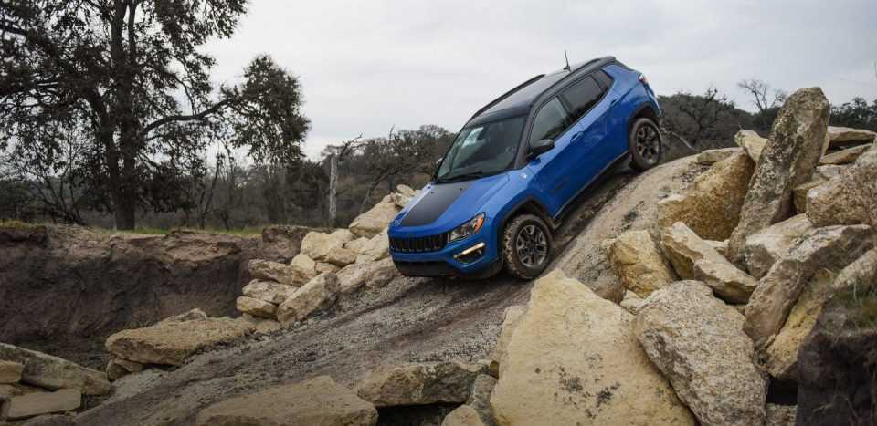 2018 Jeep Compass Trailhaw: Cái tên của sự bùng nổ trên những cung đường