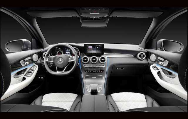 Mercedes-Benz GLC và Volvo XC60 - nội thất nào nổi bật hơn?