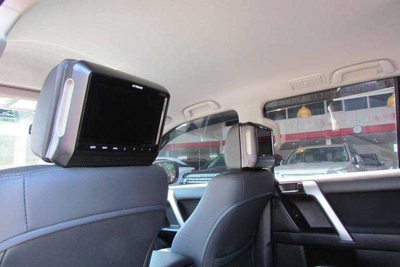 Nội thất Toyota Land Cruiser Prado 2016