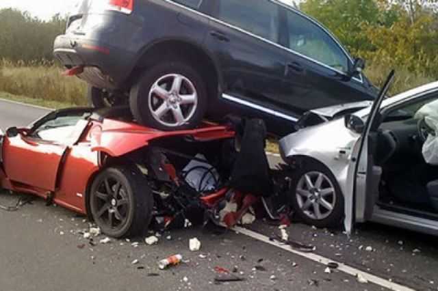 8 thói quen nguy hiểm khi lái xe tài xế cần tránh