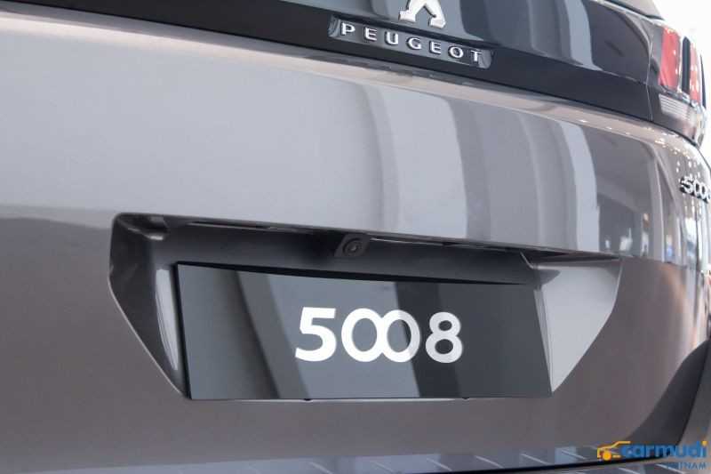camera lùi của xe Peugeot 5008 carmudi vietnam