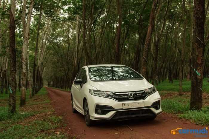 Vận hành xe Honda Jazz carmudi vietnam