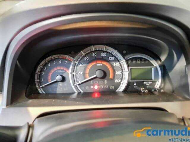 Cụm đồng hồ lái trên xe oto Toyota Avanza carmudi vietnam