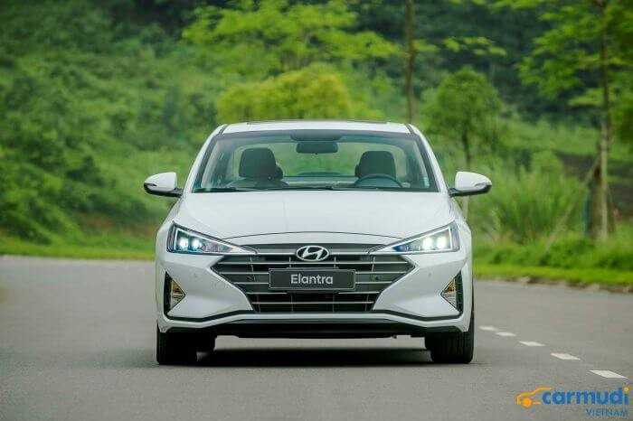 Ngoại thất xe Hyundai Elantra carmudi vietnam