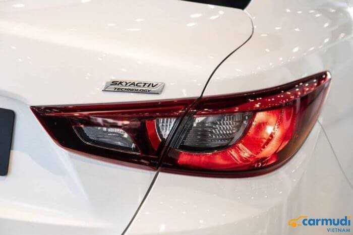 Cụm đèn hậu của xe Mazda 2 carmudi vietnam