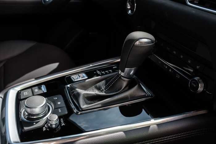 Hệ thống điều khiển Mazda Connect của xe Mazda CX-8 carmudi vietnam