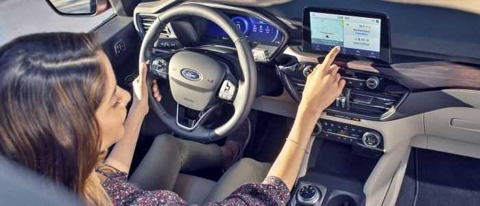Tiện nghi xe trên xe oto Ford Escape carmudi vietnam