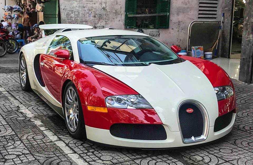 Bugatti Veyron được bán với giá khoảng 2 triệu USD