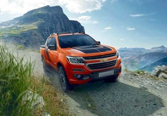 Sôi động thị trường xe hơi cuối năm: Chevrolet giảm sâu cả trăm triệu