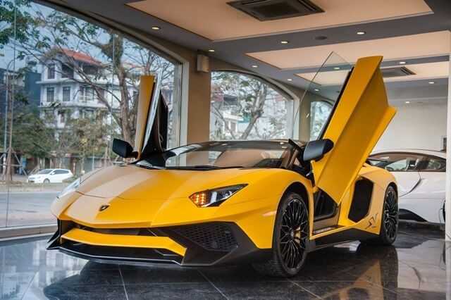 Lamborghini Aventador LP750-SV