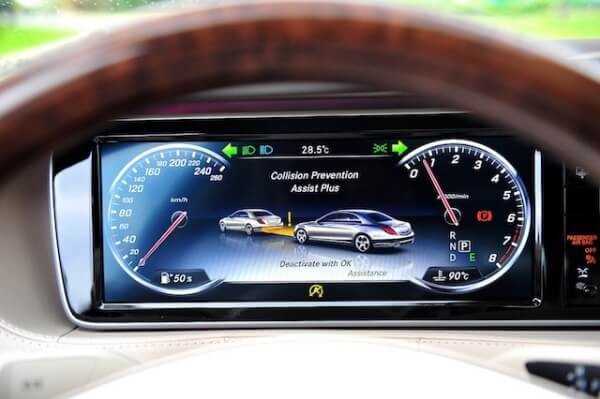Cụm đồng hồ lái trên xe oto Mercedes S450 carmudi vietnam