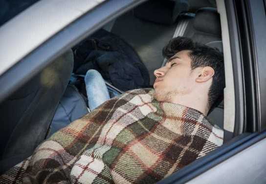 Bỏ túi 7 mẹo giúp tỉnh táo khi lái xe vào ban đêm