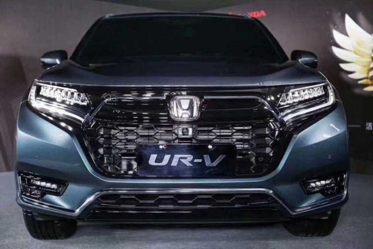 SUV lai coupe Honda URV giá từ 814 triệu đồng