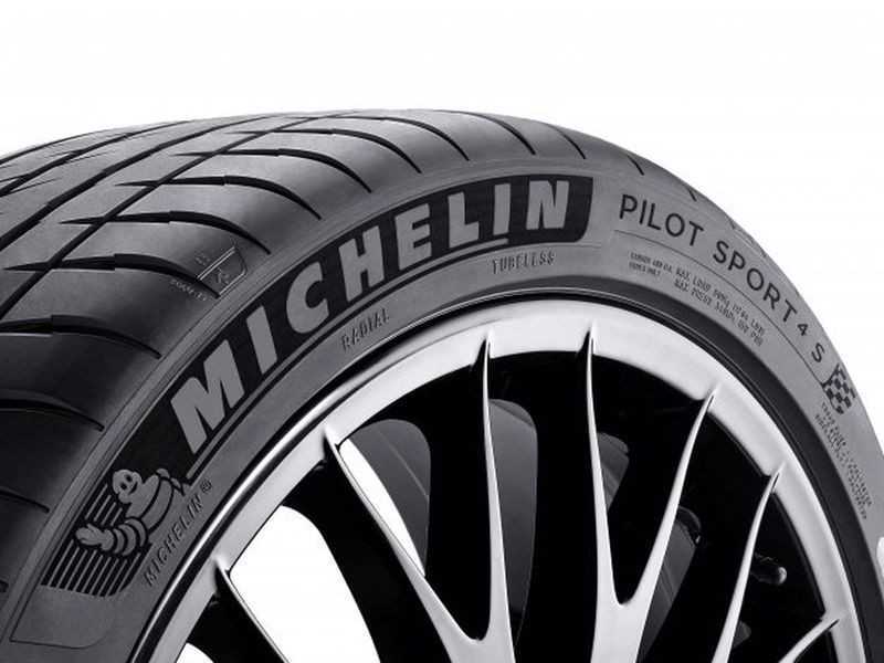 Giá lốp ô tô Michelin