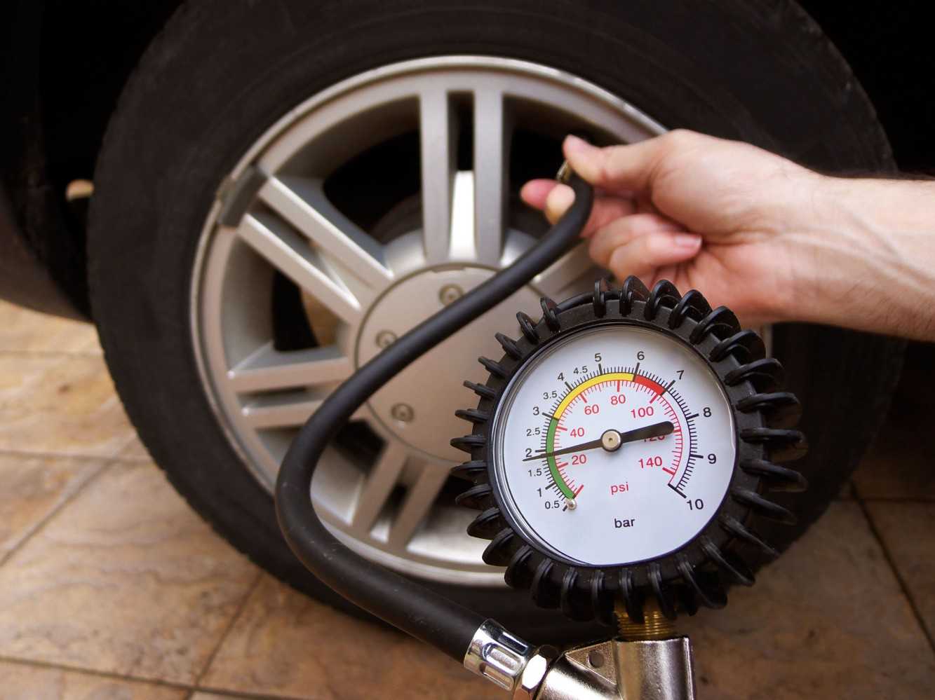 Kinh nghiệm đo áp suất lốp ô tô đạt hiệu quả tối đa - Blog Xe Hơi Carmudi