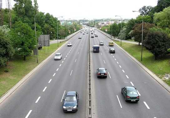 6 kinh nghiệm "lận lưng" giúp bạn lưu thông an toàn trên đường