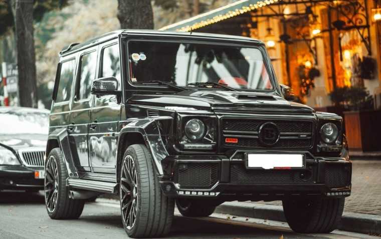 Mercedes-AMG G 63 độ Brabus 850 trên đường phố Hà Nội
