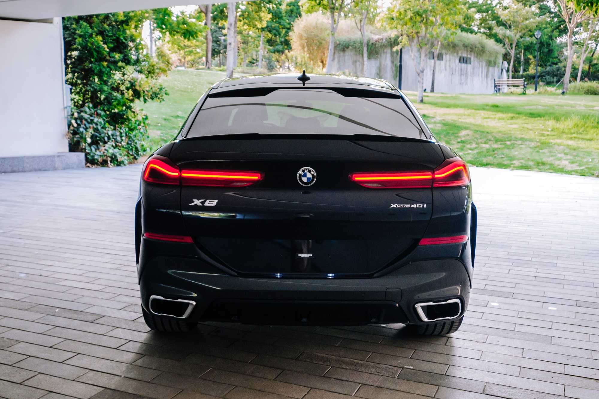 đuôi xe BMW X6 2020 