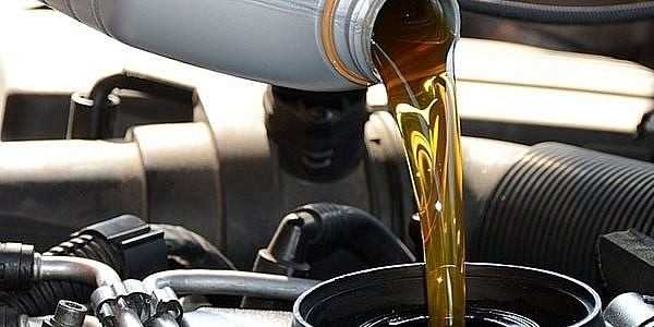  Sử dụng dầu nhớt không phù hợp với xe