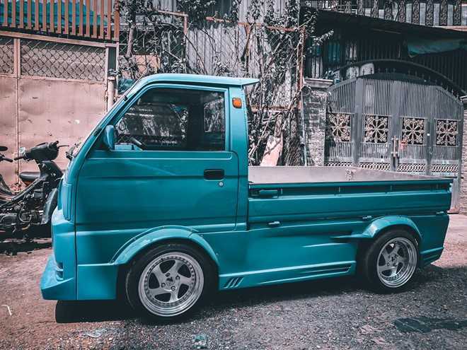 Xe tải nhẹ Suzuki Carry đã được biến đổi để làm cho nó độc đáo hơn