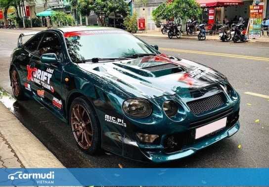 Phục chế xe cổ Toyota Celica 1993 ở Sài Gòn