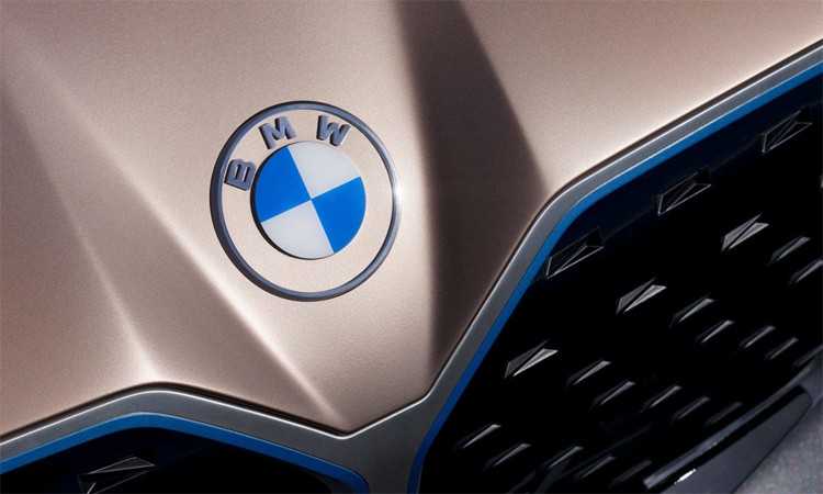 Logo BMW chỉ đơn giản là màu của lá cờ và màu áo.