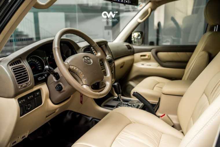 Nội thất Toyota Land Cruiser 2002