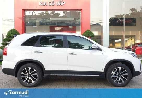 Trong tầm giá 800 triệu, chọn MPV Toyota Innova 2020 hay SUV Kia Sorento 2020?