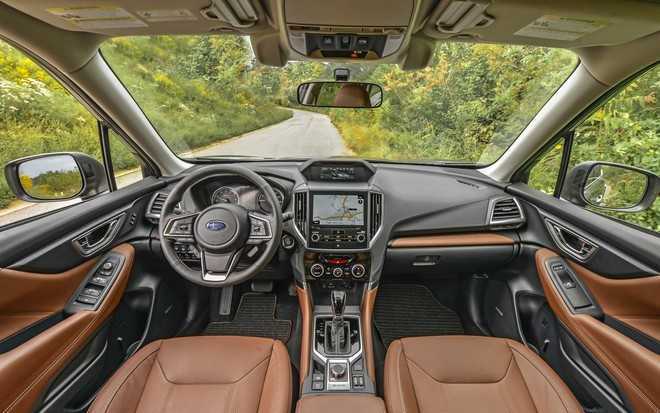 khoang lái Subaru Forester 2020