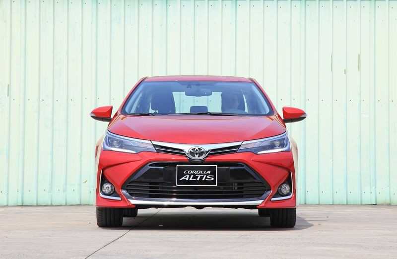 Đầu xe ô tô Toyota Corolla Altis giá rẻ carmudi vietnam
