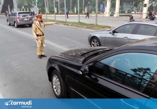 Mức xử phạt đối với lỗi không chấp hành hiệu lệnh của CSGT