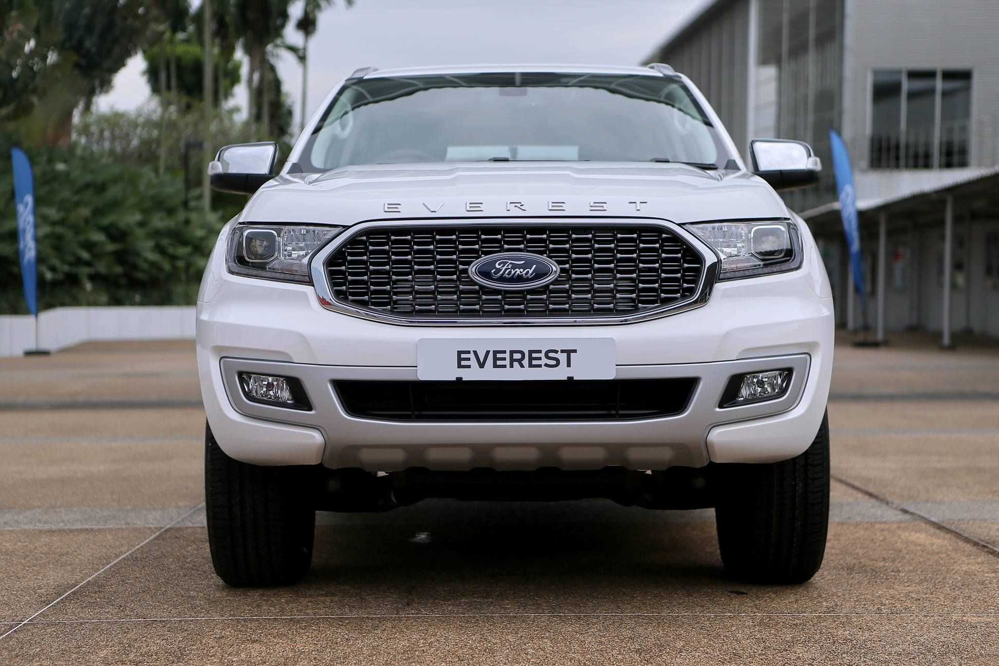  Ford  Everest  2022  ch nh thc ra mt vi gi  khi im t 