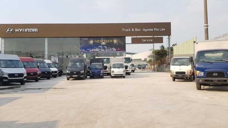 Mặt tiền Hyundai Phú Lâm