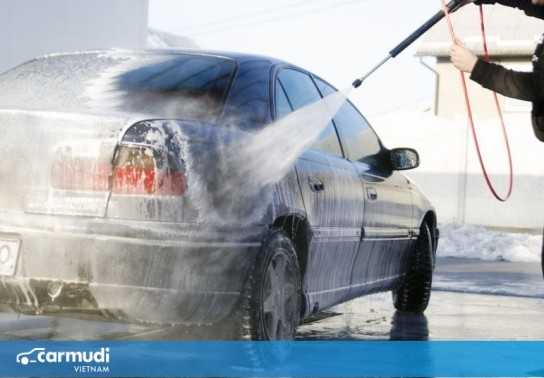 5 lỗi cơ bản của chủ xe khi tự rửa ô tô tại nhà