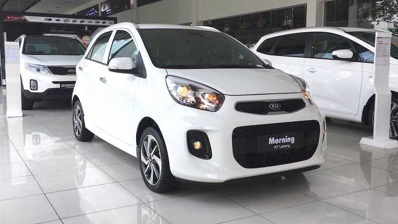 hatchback kia buổi sáng