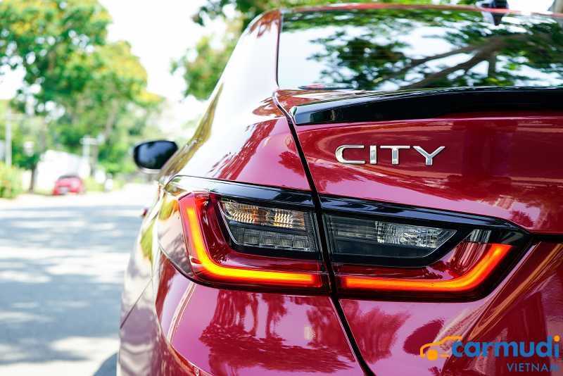 Cụm đèn hậu của xe Honda City carmudi vietnam