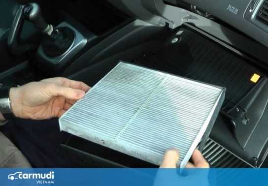 Các bước vệ sinh lọc gió điều hòa ô tô đúng cách