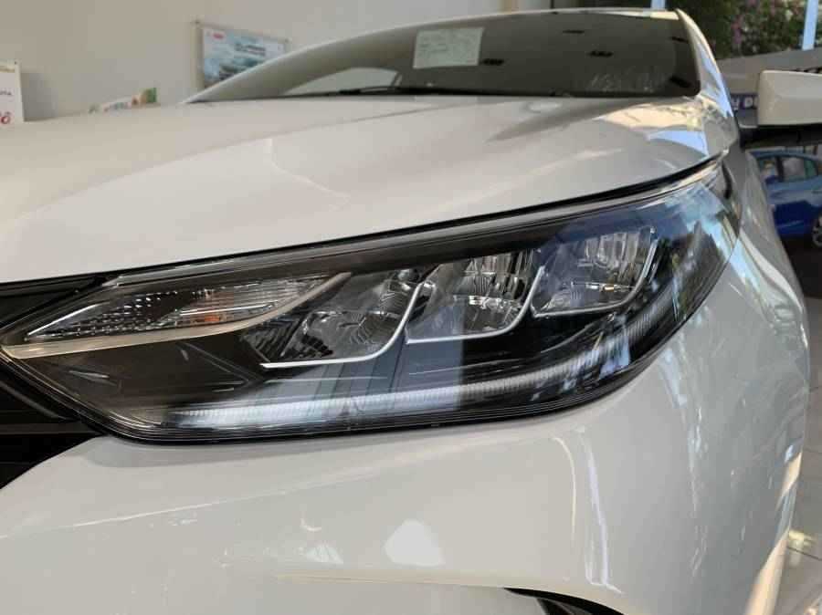 Đèn pha Toyota Yaris carmudi vietnam
