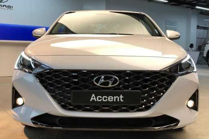 Cận cảnh đầu xe Hyundai Accent