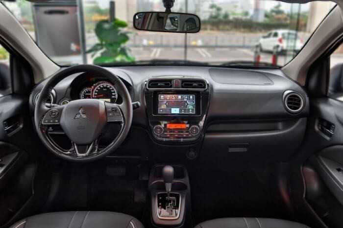 Bảng táp-lô bảng điều khiển của xe hơi Mitsubishi Attrage carmudi vietnam