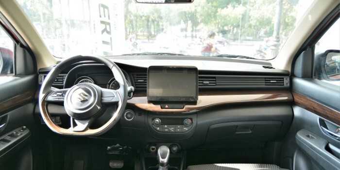Bảng táp-lô bảng điều khiển của xe hơi Suzuki Ertiga carmudi vietnam