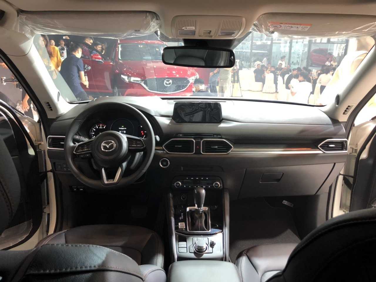 Xe Mazda CX-5 bên trong 