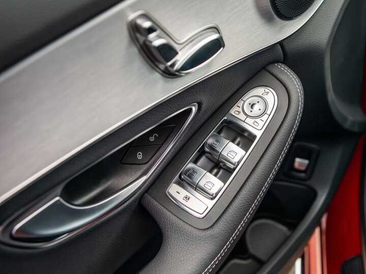 Nút điều khiển cửa sổ Mercedes-Benz C 180 AMG