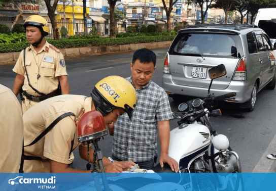 Đề xuất mức phạt 12 triệu đồng nếu giấy phép lái xe quá hạn trên 3 tháng